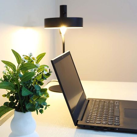 M1, M62, Free Parking, Wifi, 8 Beds, Separate Office Дьюсбери Экстерьер фото